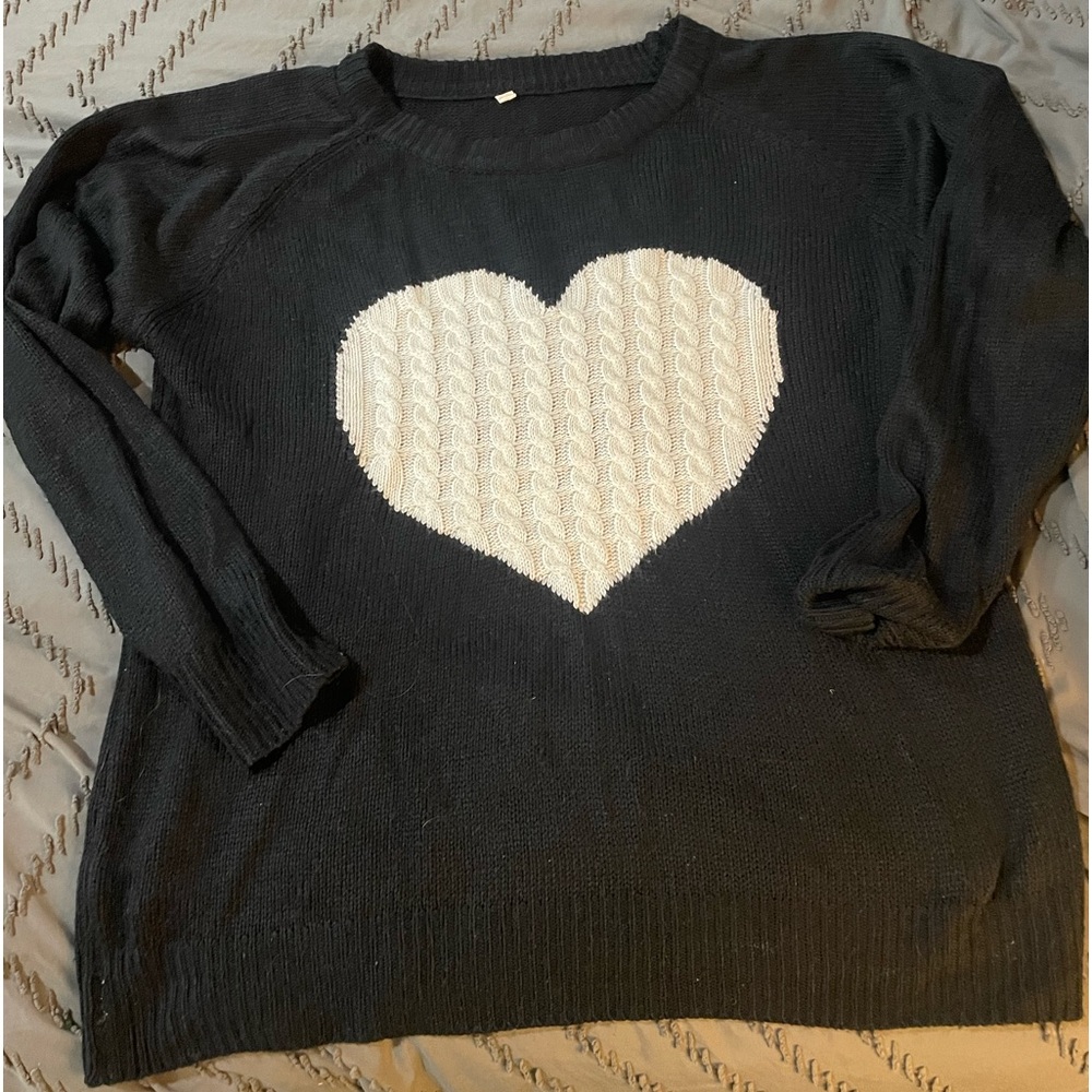 Cableknit heart sweater! Size L
